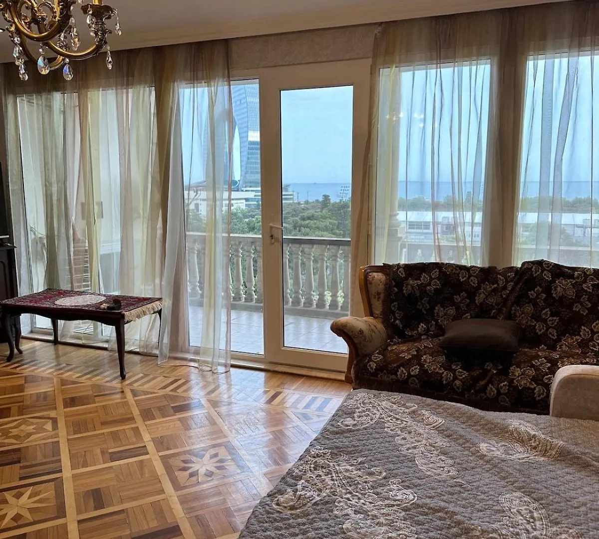 Seaside View Apartment In Baku
